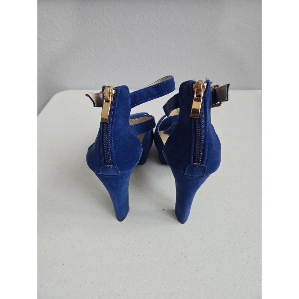 Gatuxus Women's Size 8.5 Royal Blue Velvet Platform‎ Heels with Ankle Strap
